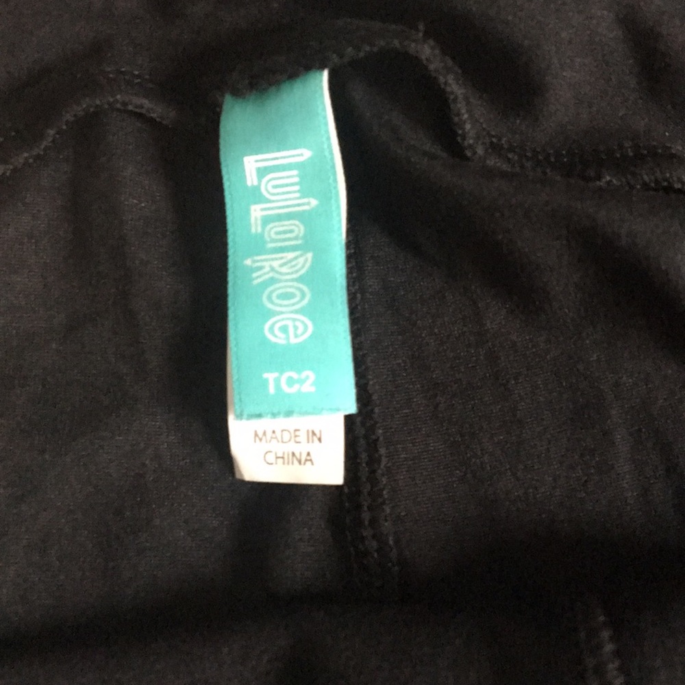 { LuLaRoe } Solid Black TC2 legging - Picture 3 of 8